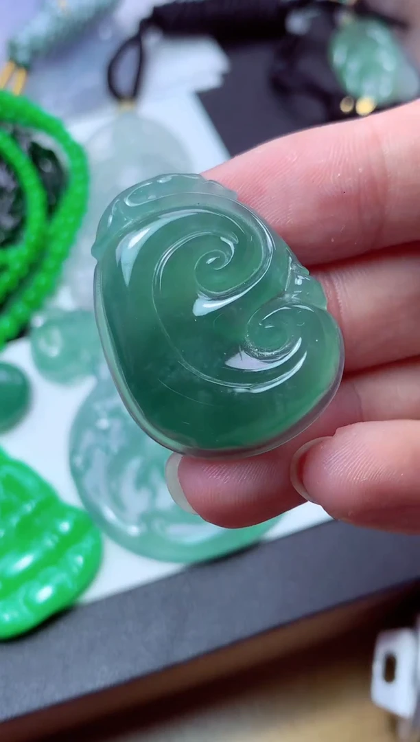 翡翠未镶嵌颈饰天然翡翠A货