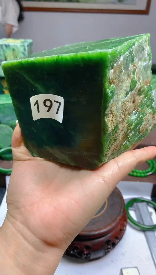 和田玉（碧玉）未镶嵌珠宝半成品197
