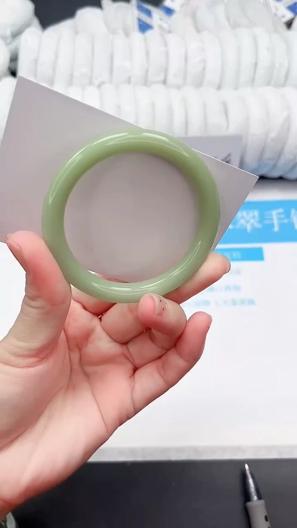未镶嵌手镯石英质玉33-55.2PGYT