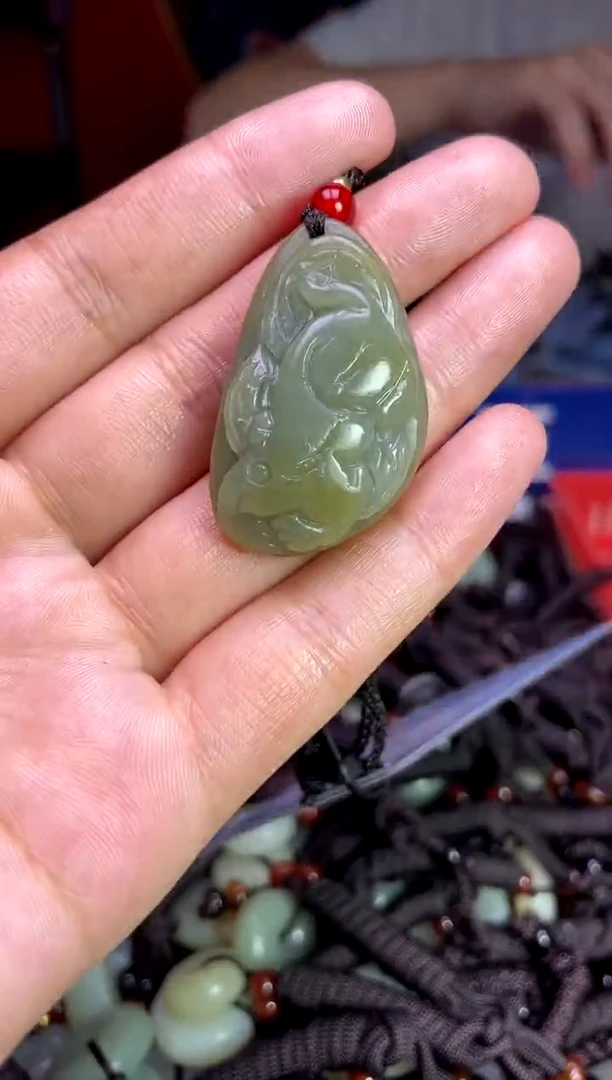 未镶嵌和田玉挂件1