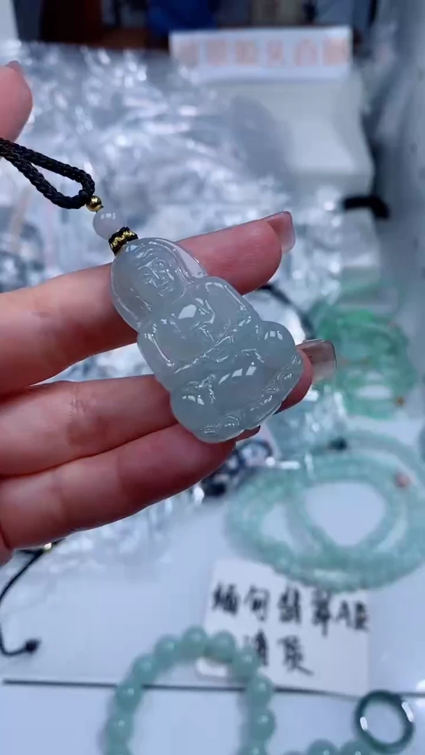 翡翠未镶嵌颈饰吊坠