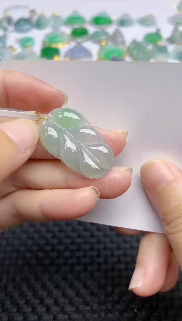 翡翠18K金镶嵌颈饰天然翡翠A货