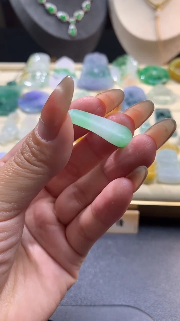 【闪购商品】定制翡翠未镶嵌翡翠