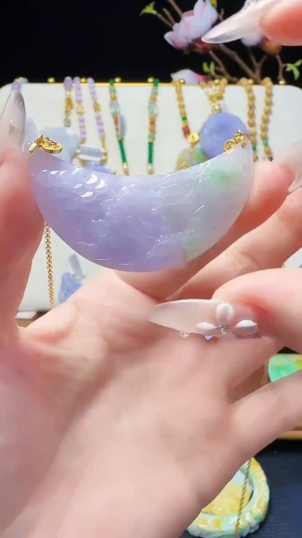 翡翠银S925镶嵌颈饰弯弯