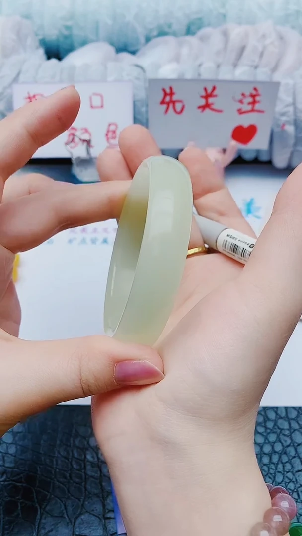 未镶嵌手镯石英质玉刘*琼w125+63-64