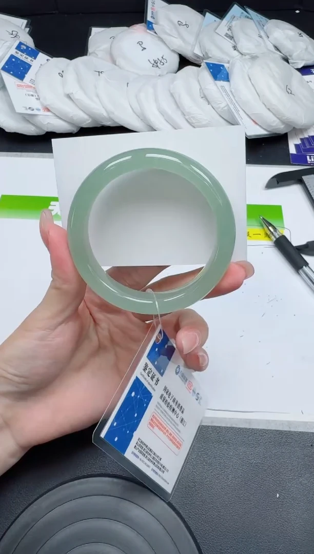 未镶嵌手镯石英质玉0135-56
