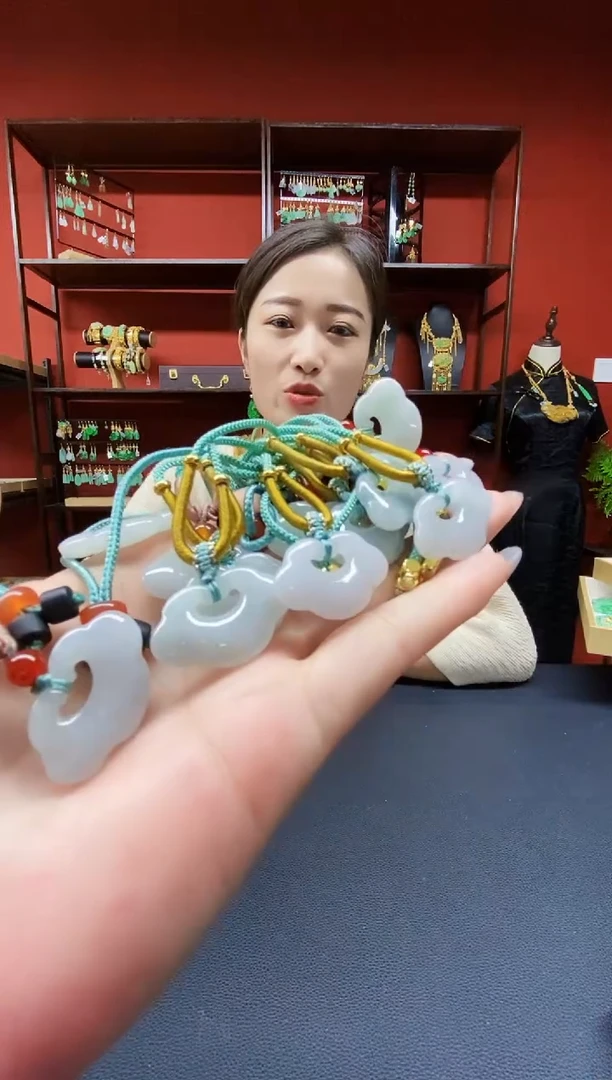 颈饰未镶嵌翡翠翡翠吊坠多样性发其一