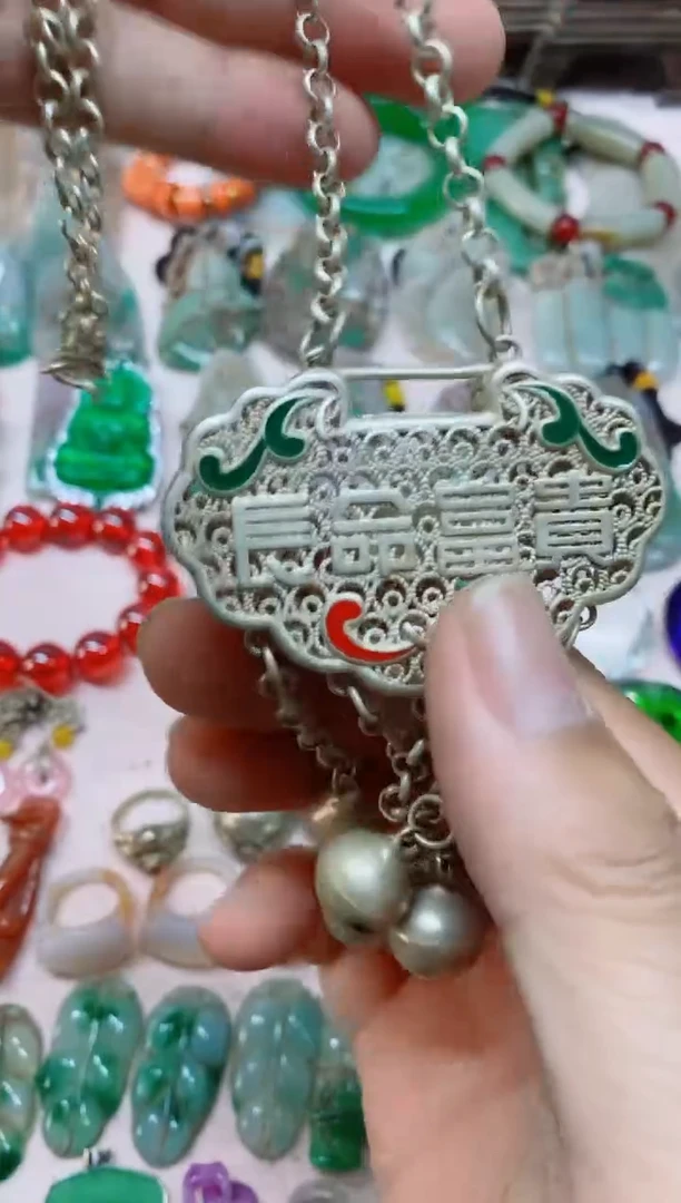 1直播间的实时画面