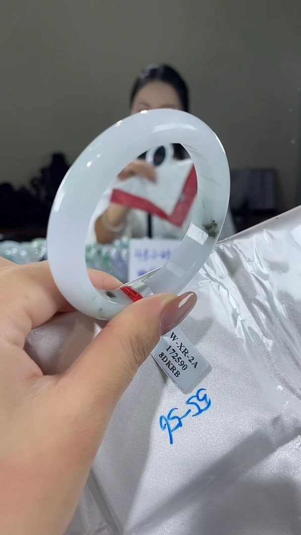 未镶嵌手镯翡翠翡翠手镯