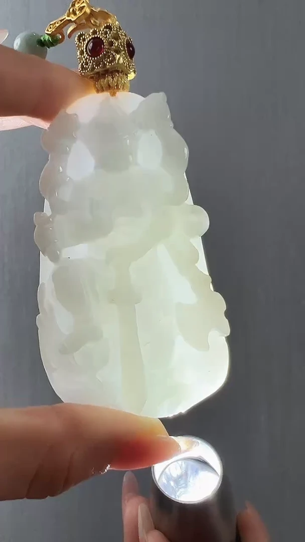 颈饰未镶嵌翡翠不动明王