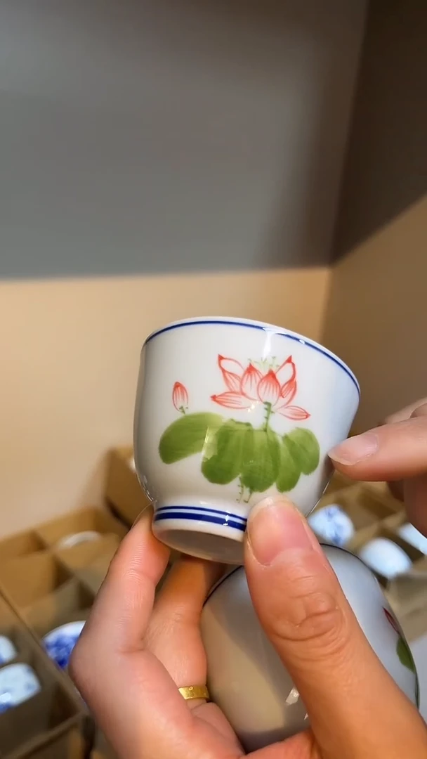 景德镇高温瓷莲花手绘小客杯