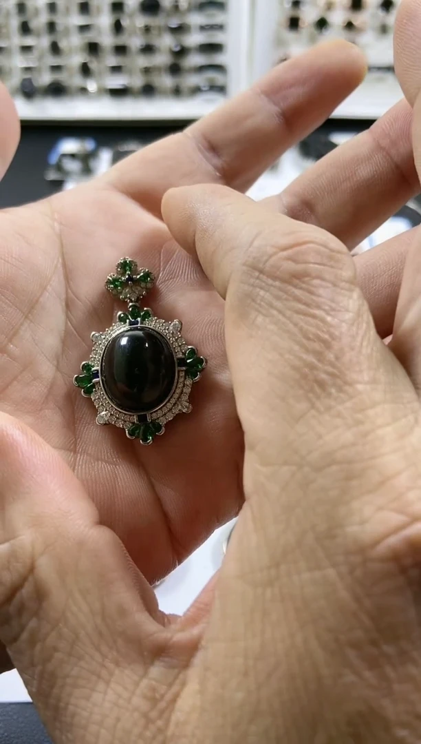 吊坠(赠链)银S925镶嵌翡翠蛋面