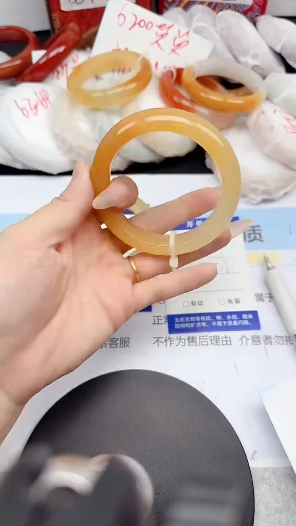 石英质玉手镯未镶嵌115/56.2