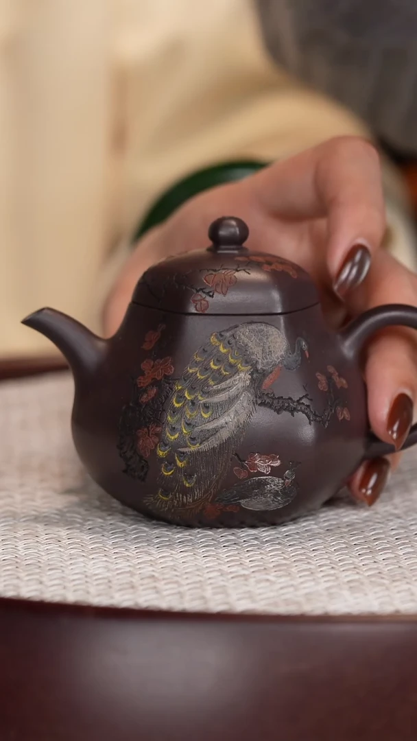 茶壶紫砂【王品荣】老紫泥六方梨形   180CC