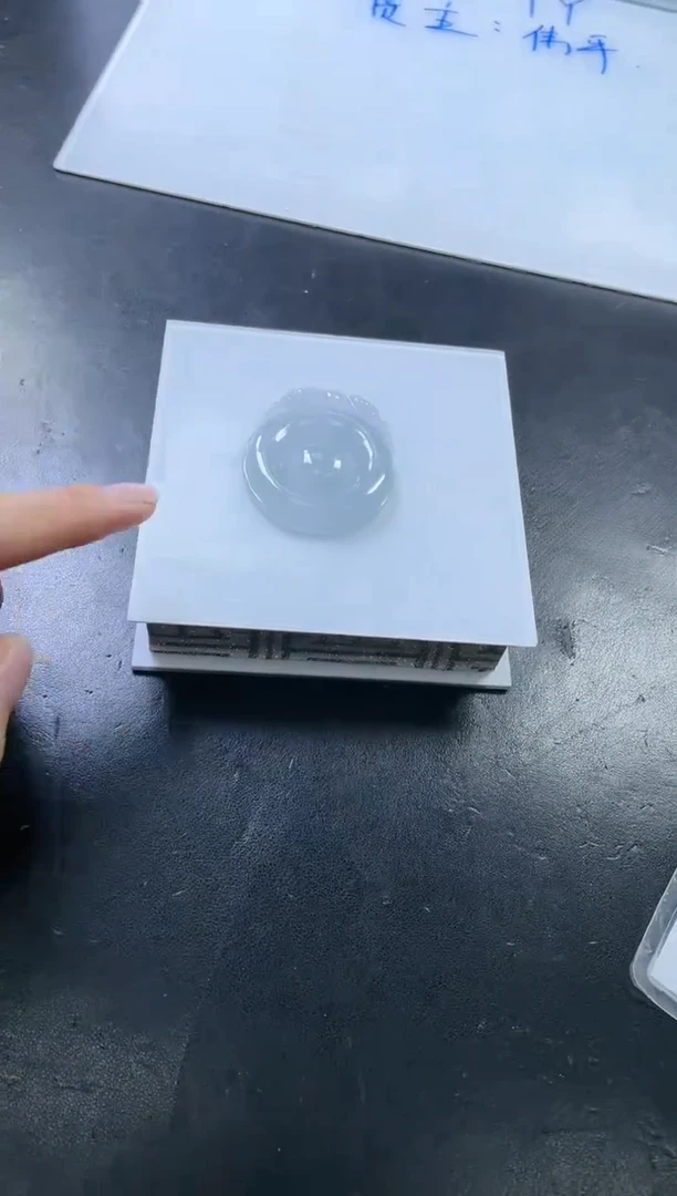 【闪购商品】翡翠挂件未镶嵌福贝一个LCG