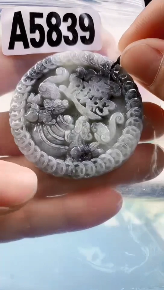 翡翠未镶嵌颈饰天然翡翠吊坠挂件