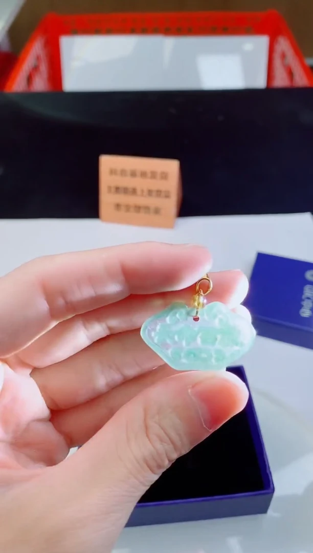 颈饰未镶嵌翡翠   ·