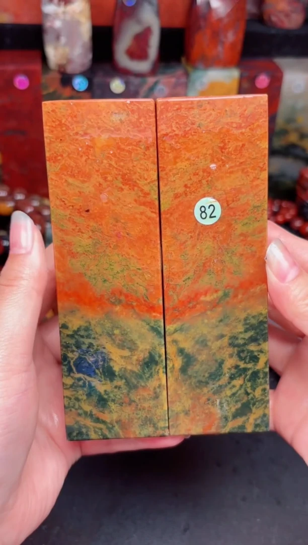 玉桂林鸡血玉印章摆件82