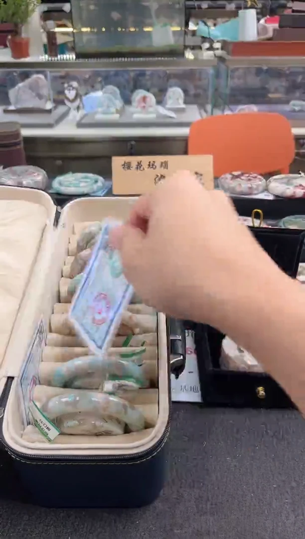未镶嵌手镯石英质玉尘*丷圈口（赠品镯心）