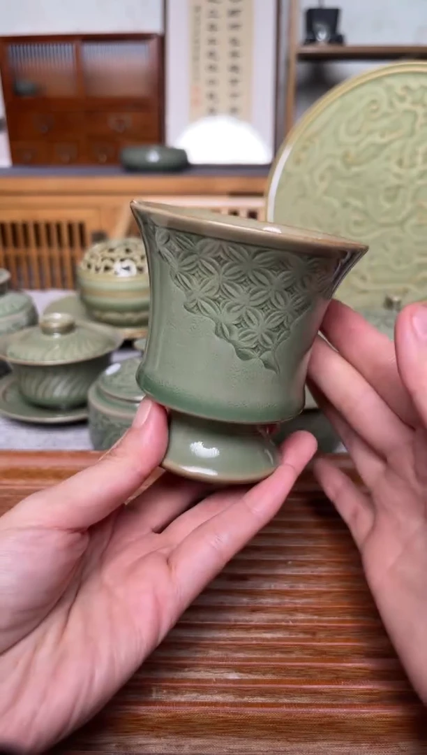 瓷器338王晓娜纯手工高足闻香杯