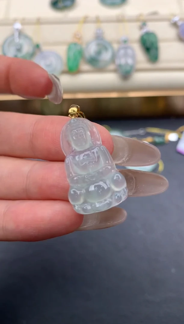 翡翠18K金镶嵌颈饰W391