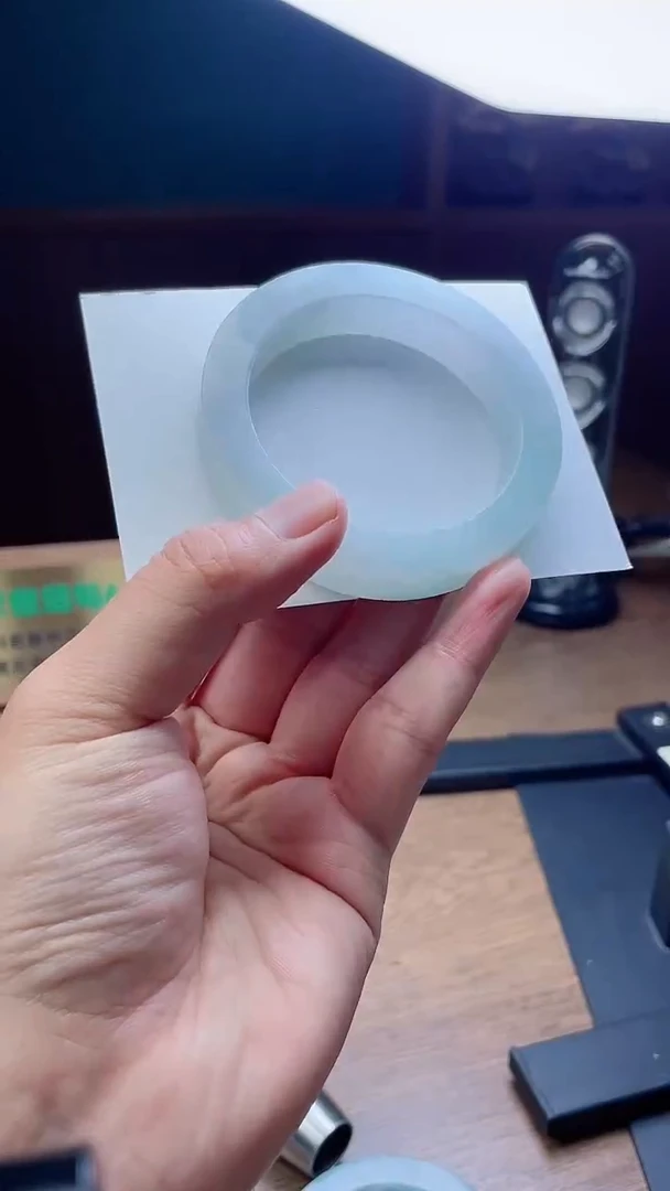 未镶嵌手镯定制翡翠蜗**毒定制