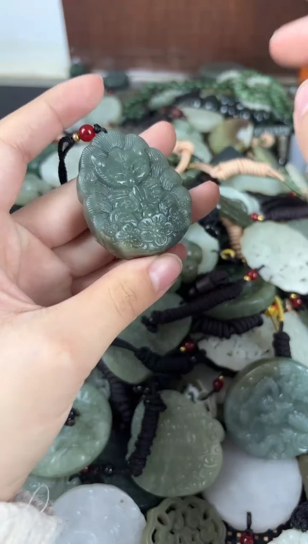 【闪购商品】和田玉颈饰未镶嵌1