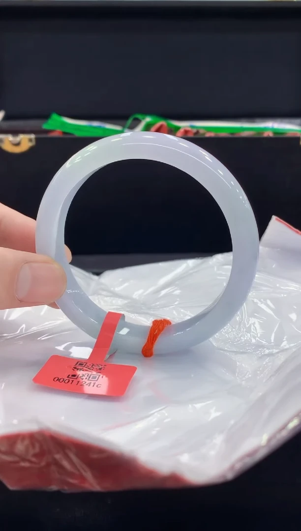 未镶嵌手镯翡翠翡翠手镯