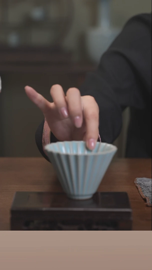 【闪购商品】清凉寺原产地仿古釉手工汝瓷折扇斗笠杯