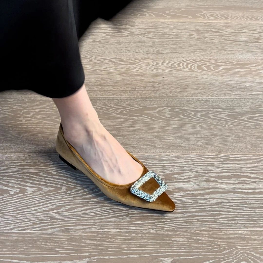 1CM金丝绒平底尖头女鞋子2025年新款春夏秋季浅口水钻气质工作鞋