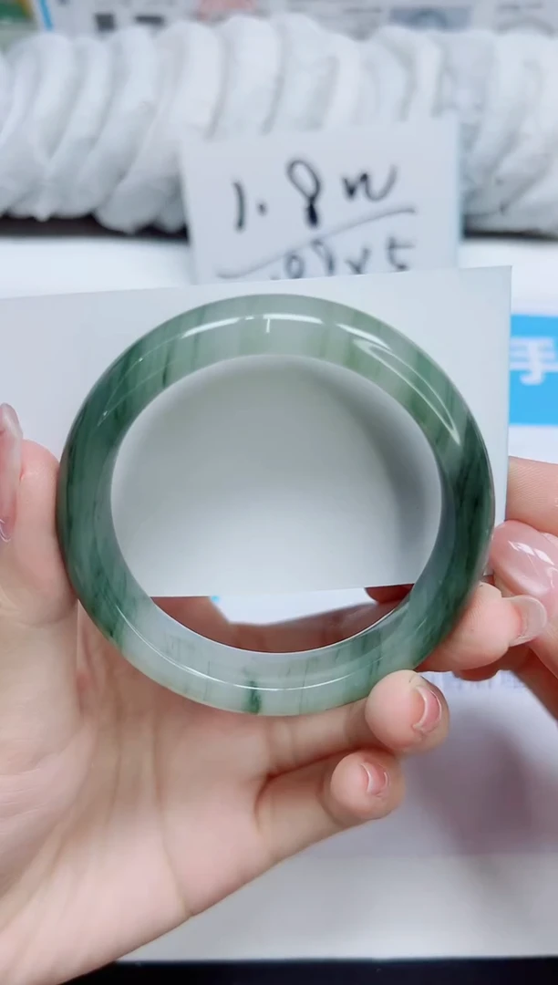 石英质玉手镯未镶嵌180/54.8