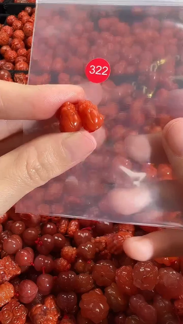 颈饰未镶嵌南红玛瑙1
