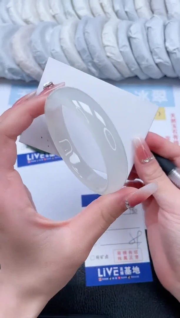 【闪购商品】石英质玉手镯未镶嵌T80-59