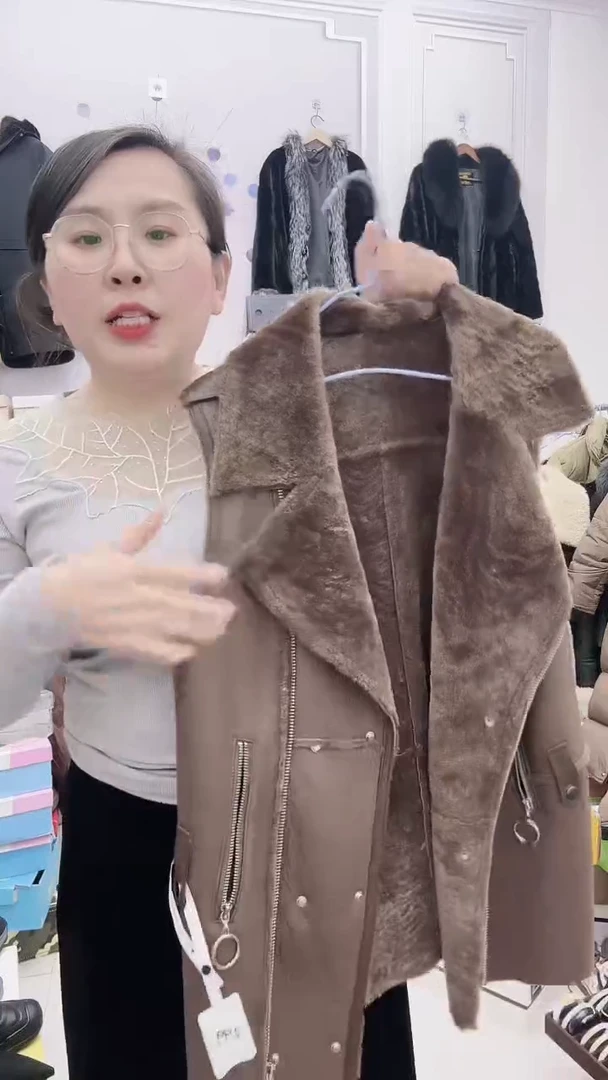 原生态羊皮毛一体马甲