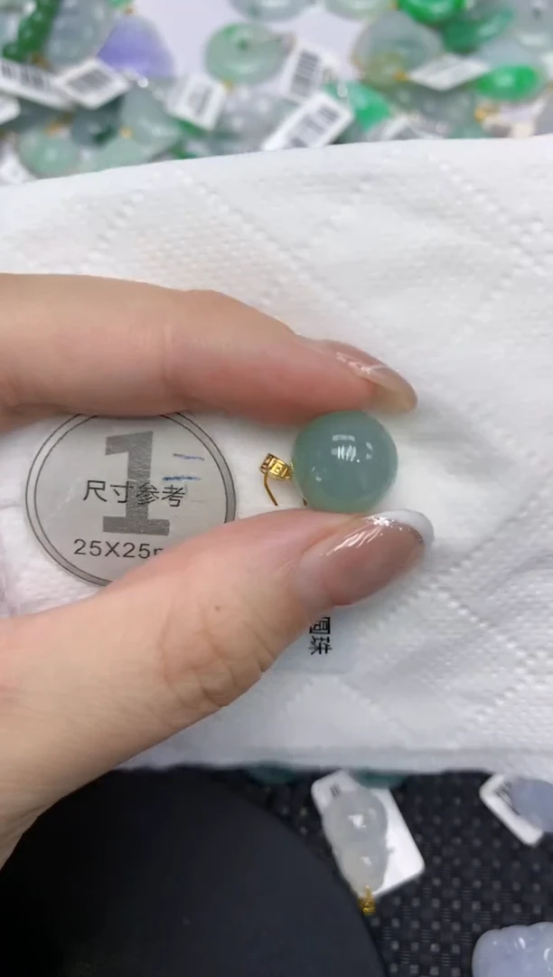 颈饰18K金镶嵌翡翠1111111
