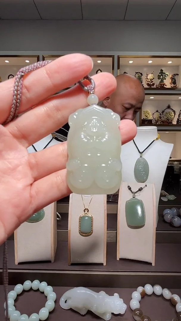 和田玉未镶嵌颈饰苏
