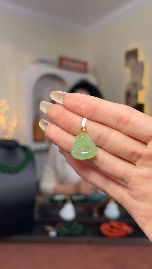 颈饰18K金镶嵌和田玉佛公