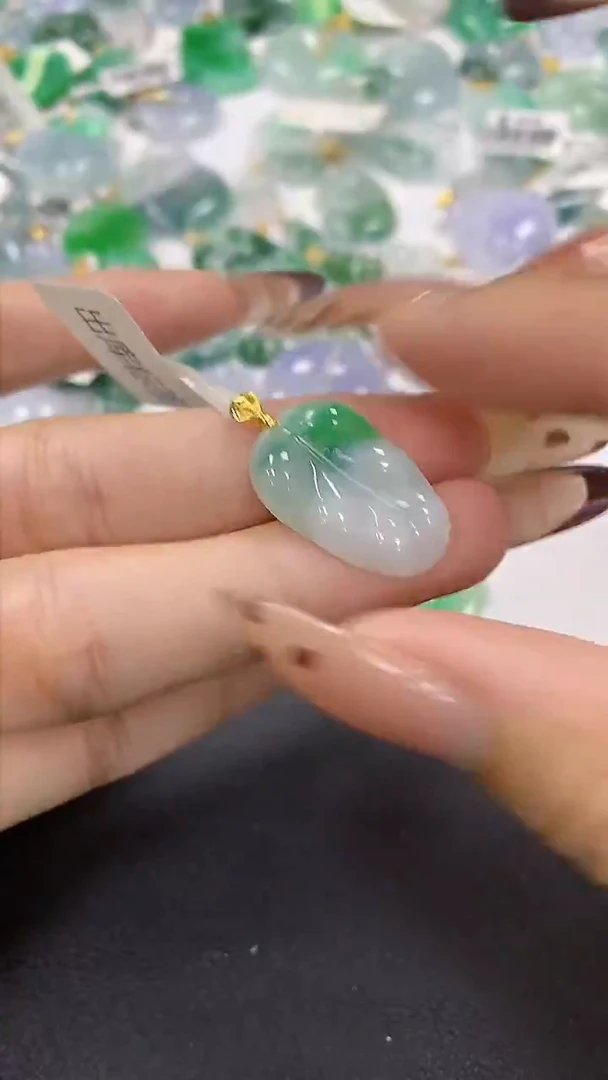 颈饰18K金镶嵌翡翠a货假一赔三支持复检百元上9元证书费自理