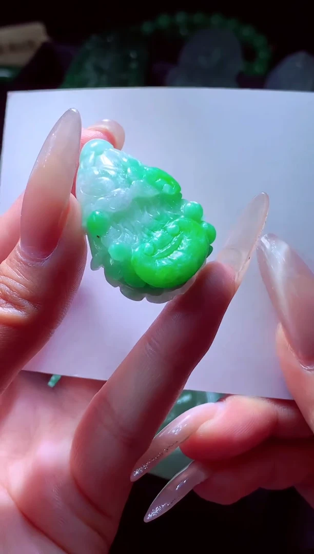 未镶嵌定制翡翠文*天然缅甸翡翠A货毛货吊坠