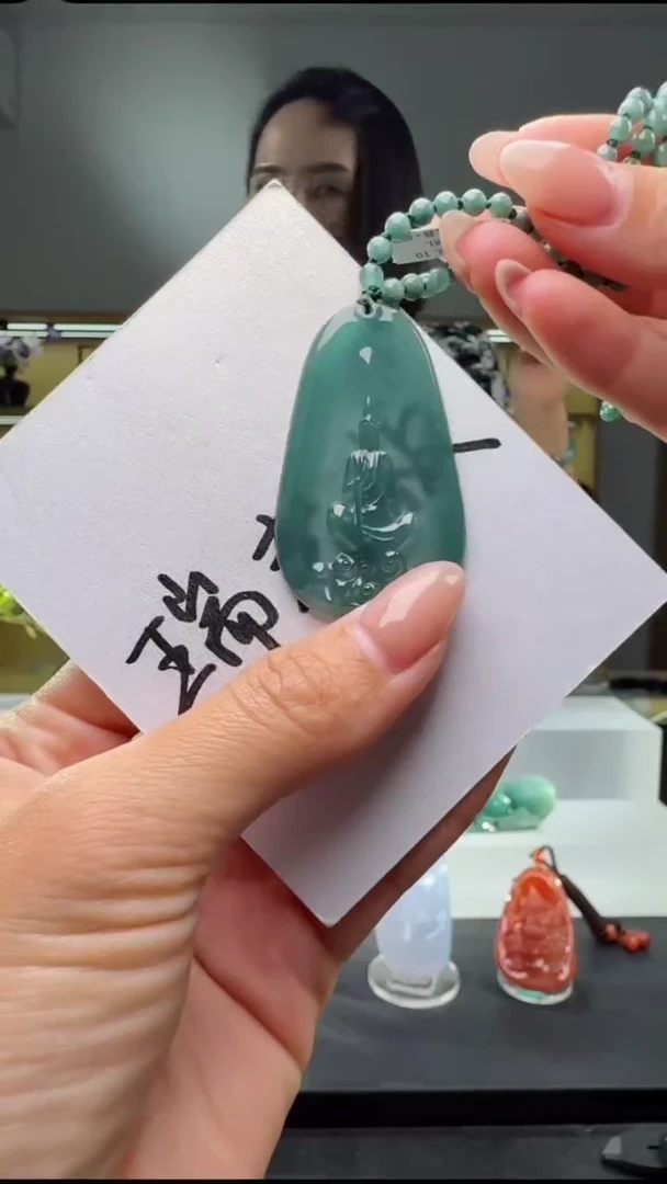 吊坠(赠链)未镶嵌翡翠佛（多样性发其一）