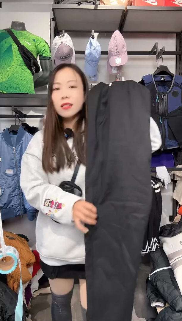 1602编码 瑕疵款直播间过款为准 尺码176