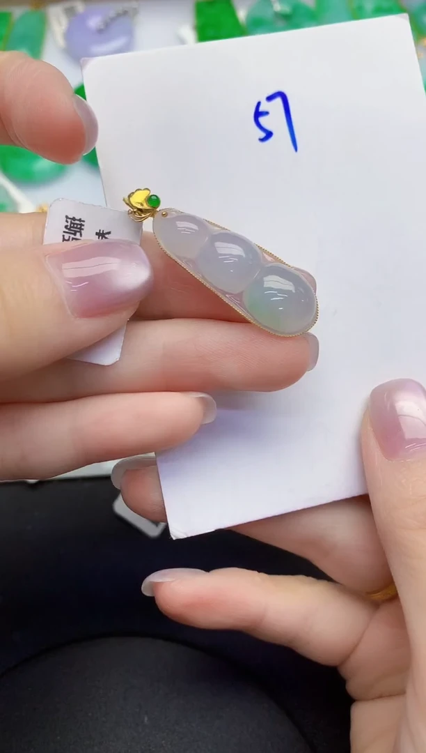 颈饰18K金镶嵌翡翠缅甸天然翡翠A货