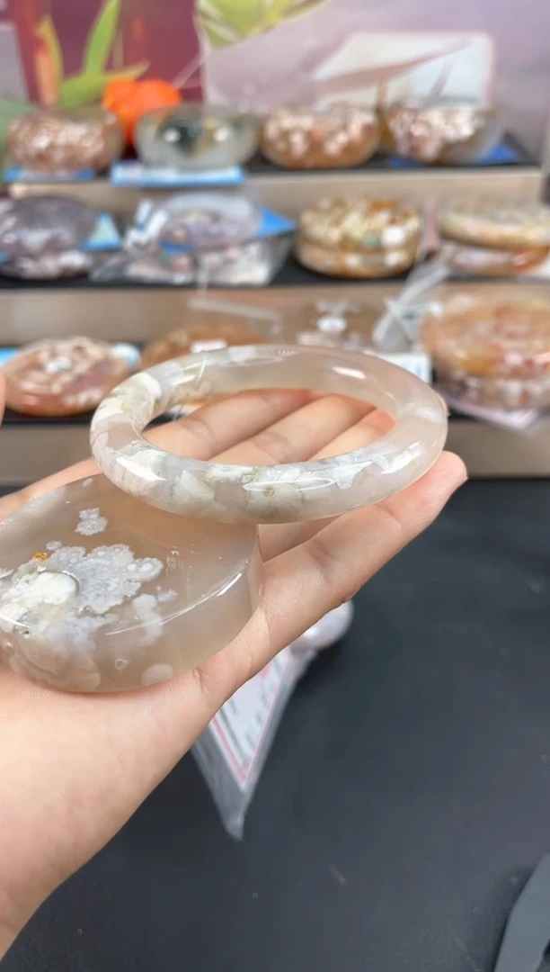 未镶嵌手镯石英质玉56