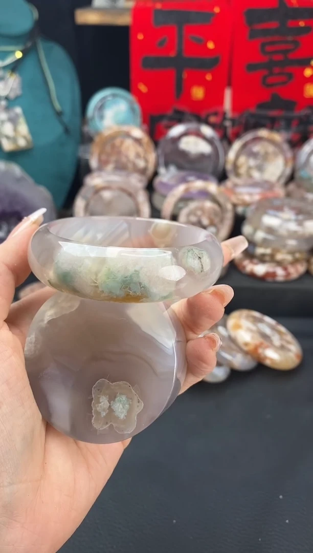 【闪购商品】石英质玉手镯（圆镯）未镶嵌59