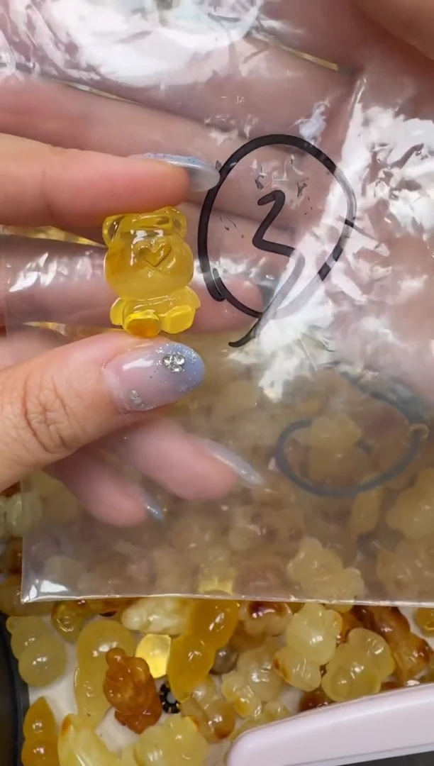 裸石琥珀未镶嵌如图