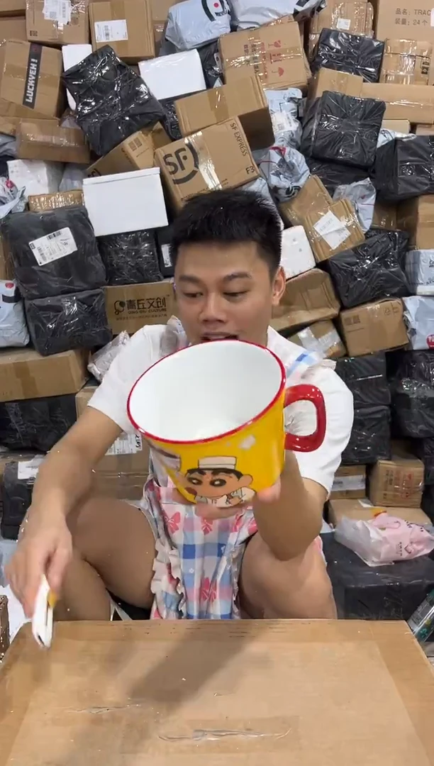 瓷片黄色小新厨师泡面碗 微瑕