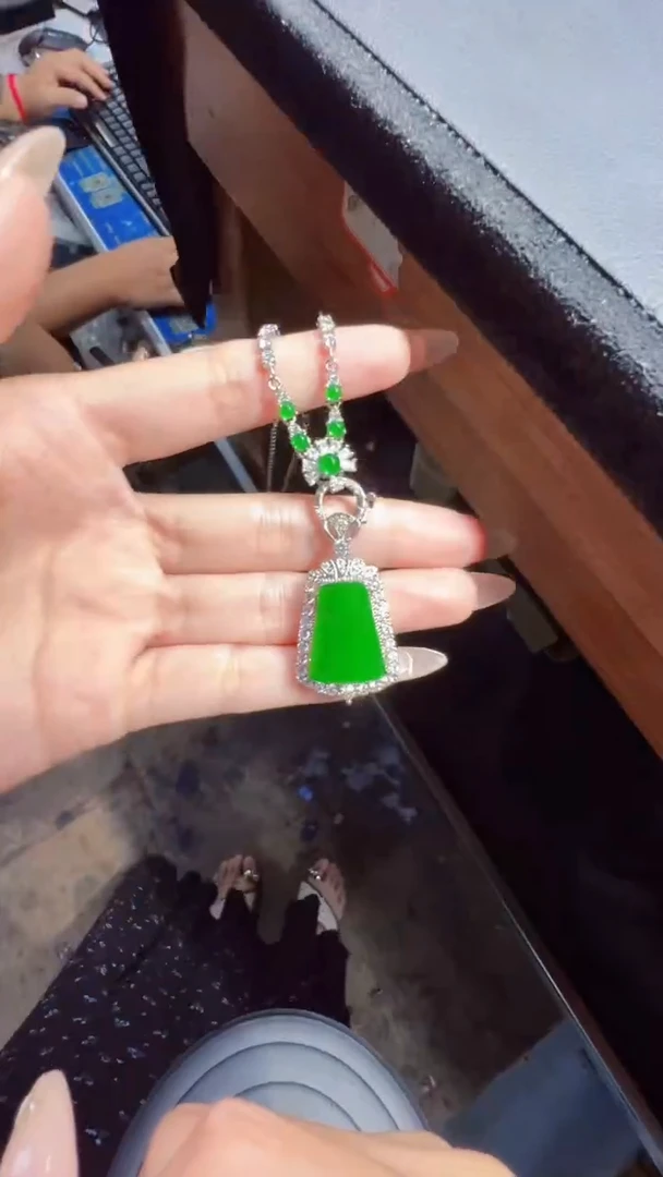 未镶嵌定制翡翠翡翠A货有轻微色差属于正常现象无事牌多样性发货1
