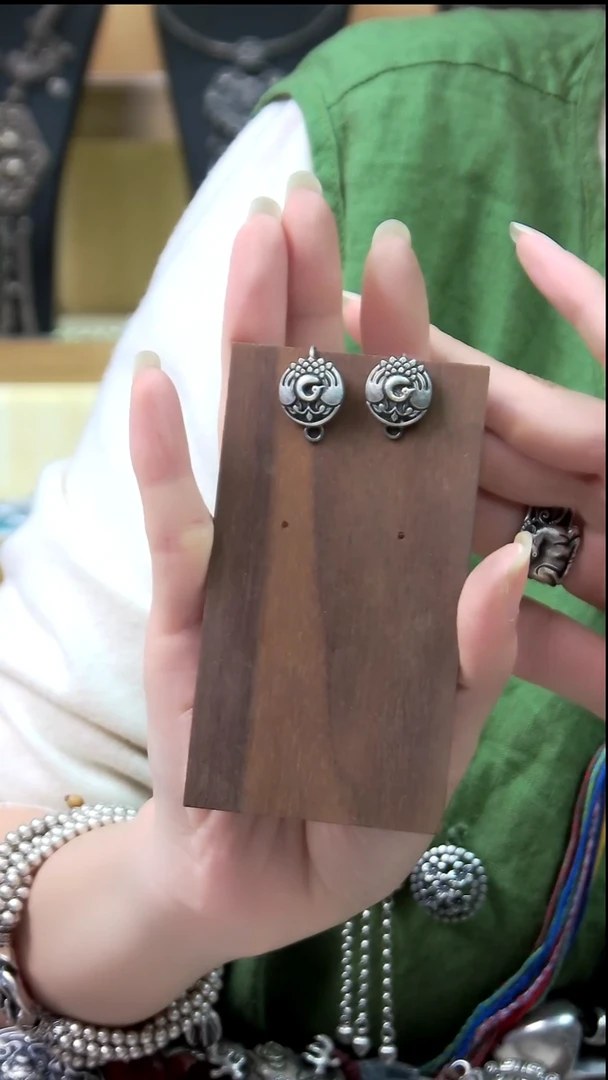 无足银幸**?足银耳钩