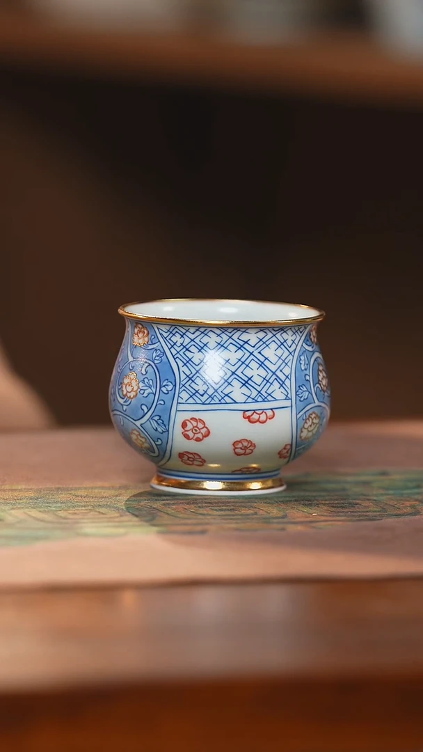 雨溪山房描金开窗梅花主人杯100CC