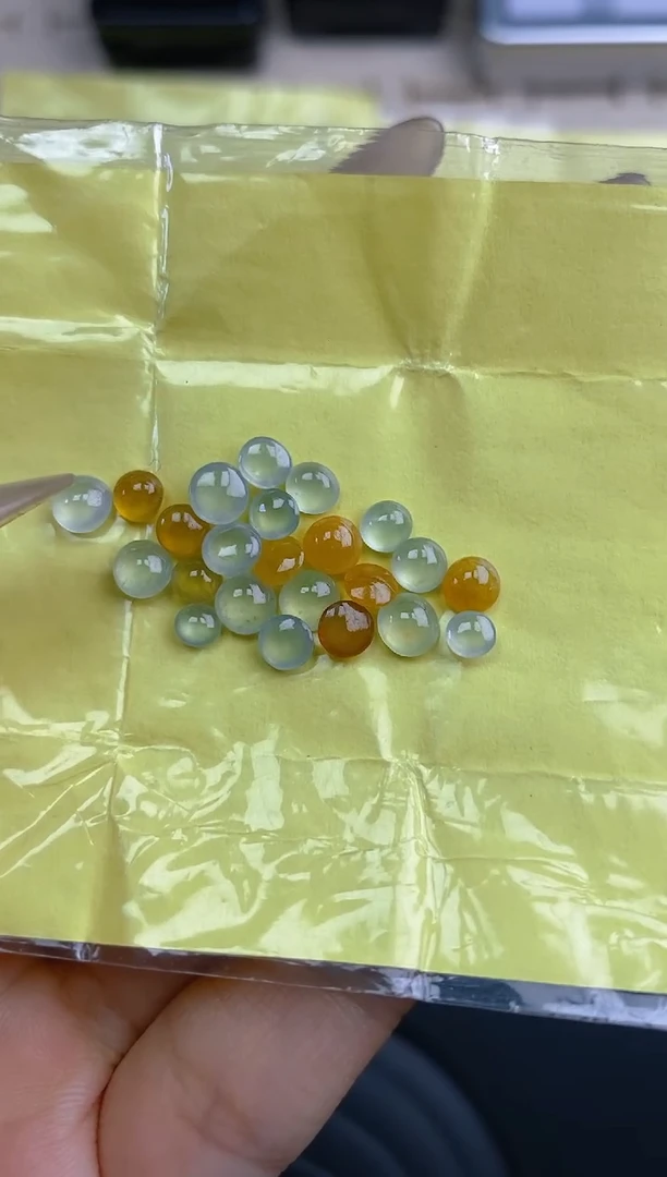定制翡翠未镶嵌天然翡翠蛋面75